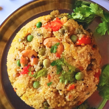 Let’s make an easy-peasy fibre-loaded Upma with Lapsi / broken wheat, loads of veggies and basic kitchen staples. Can be served for breakfast, brunch or dinner.