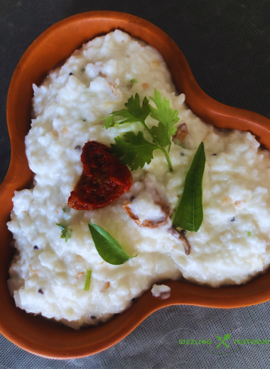 Temple Style Curd Rice or Daddodhajanam is a summer perfect meal, bursting with pro biotics and perfect for the gut. Tastes heavenly when eaten fresh or chilled, with a side of any South Indian pickle