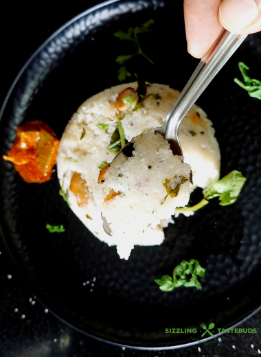 Biyyapurava Majjiga Upma is an Andhra style majjiga upma (rice semolina based savoury pudding made with cracked rice and buttermilk). Served as breakfast or tiffin