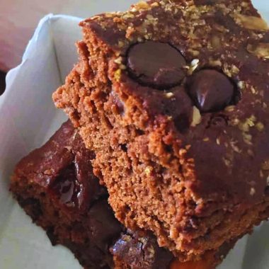 Let’s make decadent Eggless Multigrain Choco Chip Brownies. Perfect for a healthy indulgence or a quick celebration.