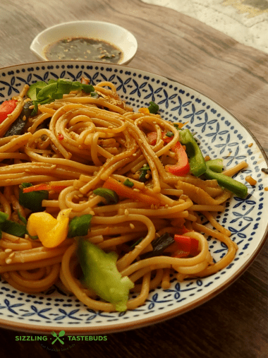 Instant Pot Asian Style Veg Noodles - Sizzling Tastebuds